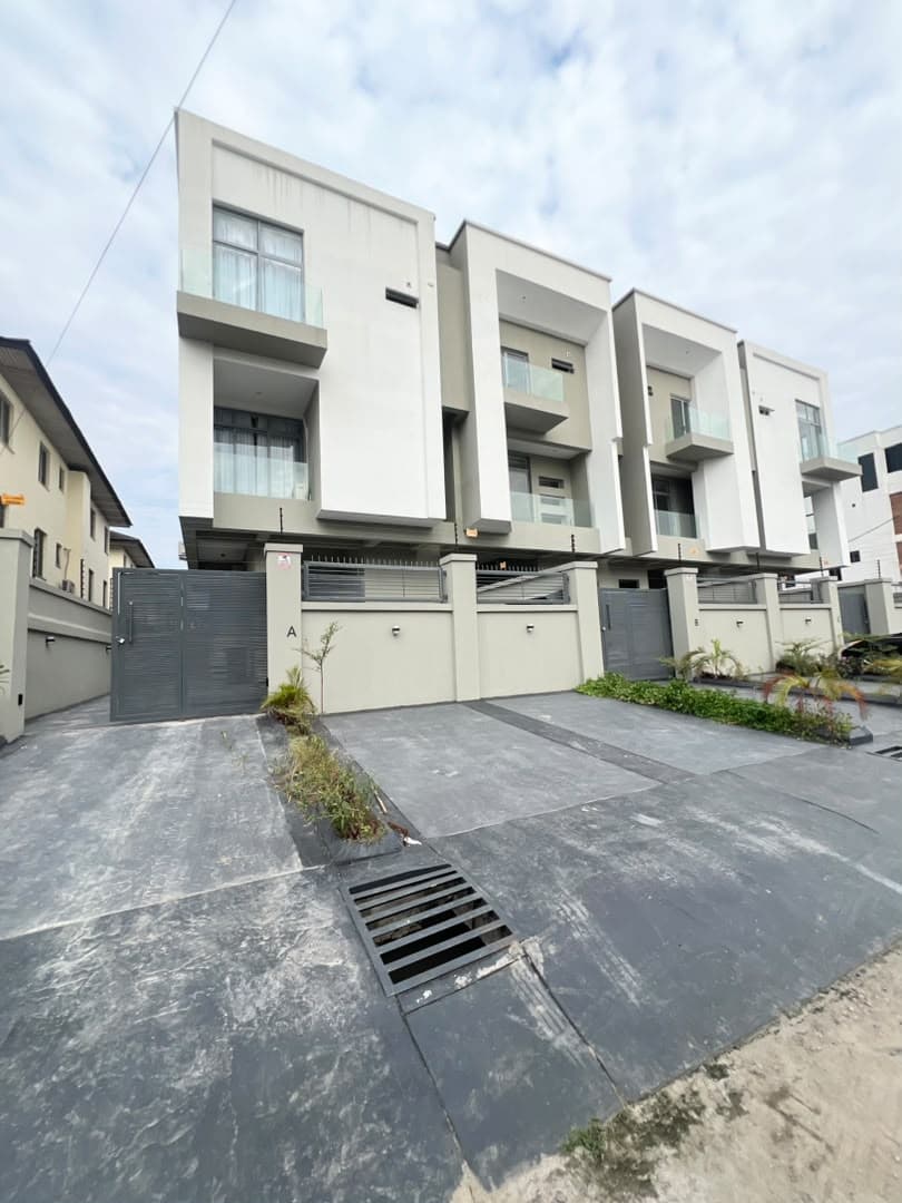 Three bedroom terraced duplex for sale