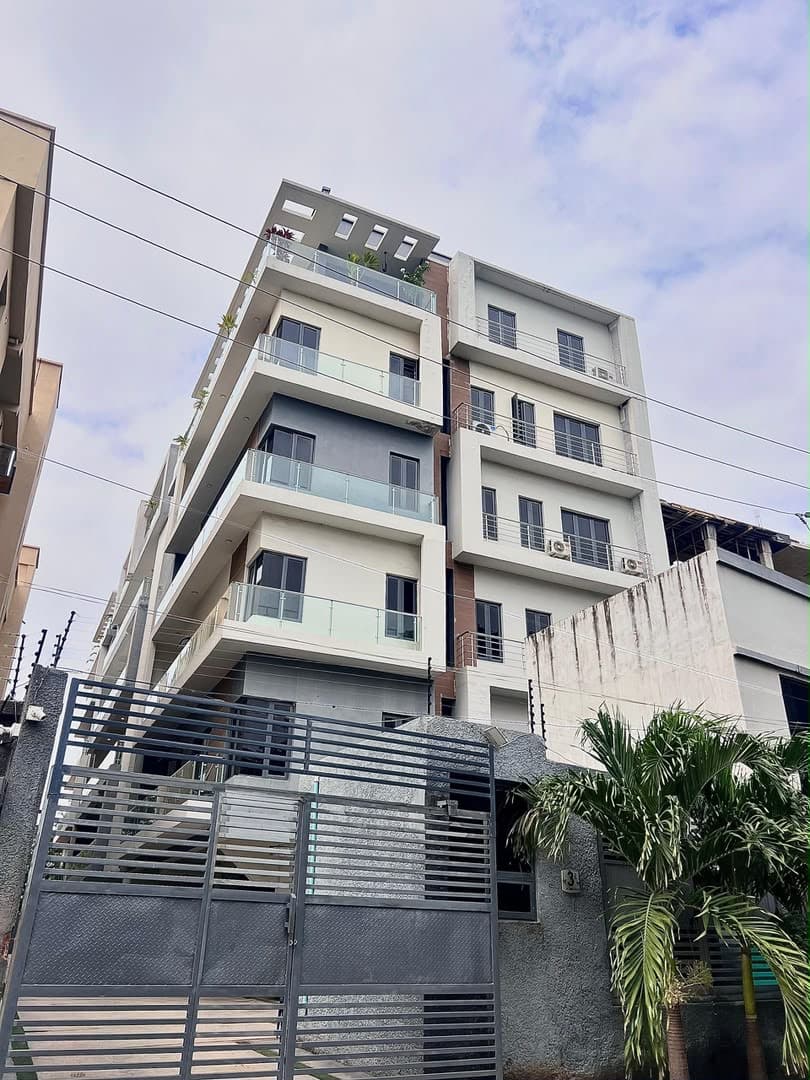 Three bedroom furnished flat for rent
